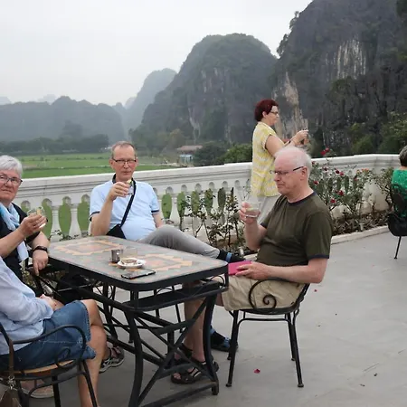 Liberty Hall Tam Coc Hotel & Villa-2